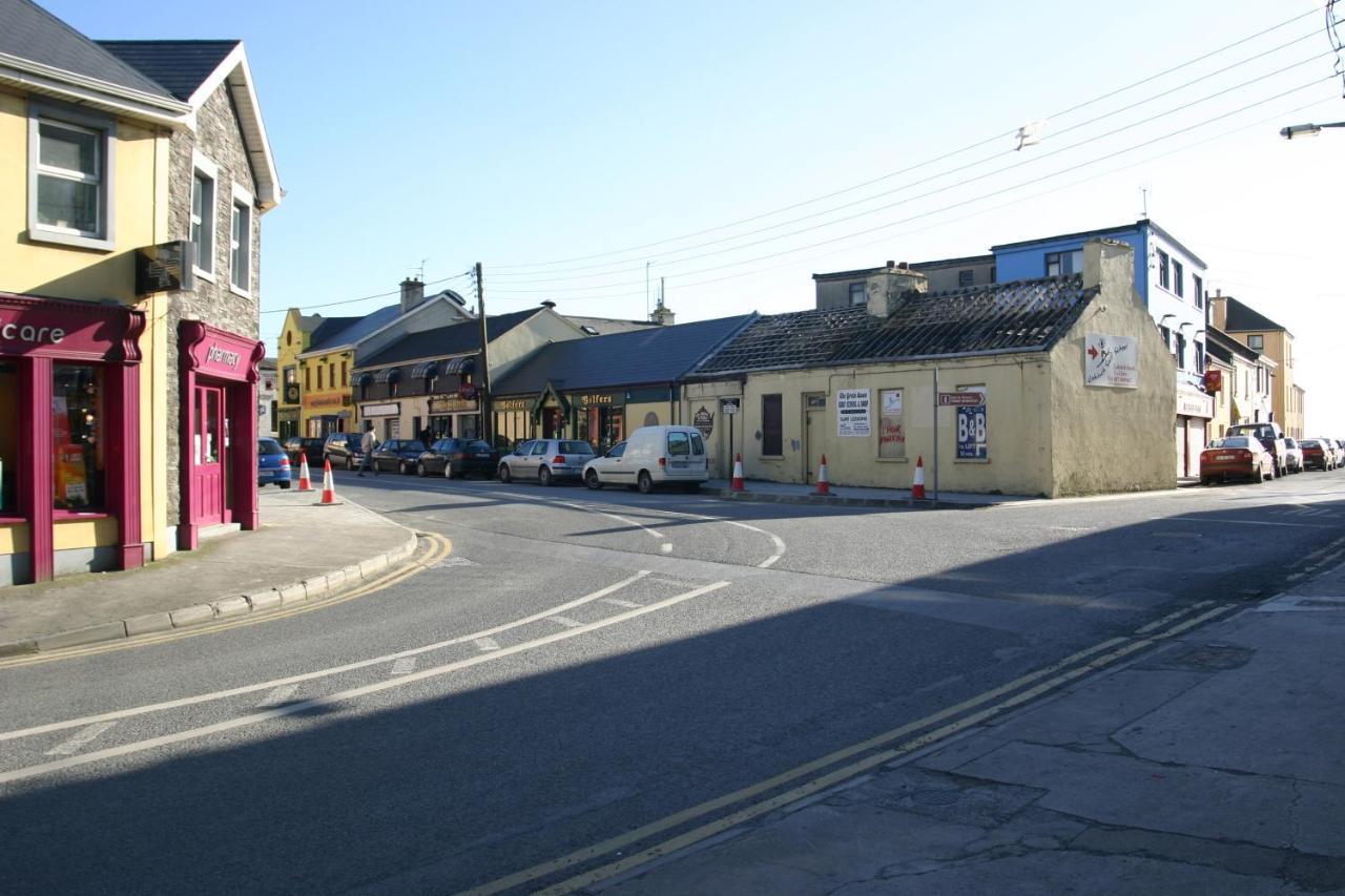 Vaughan Lodge Hotel Lahinch Exterior photo